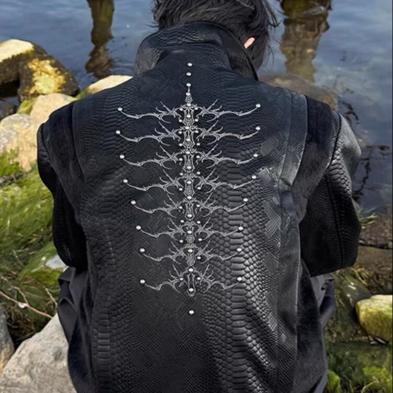 Men Black Snake Embossed Jacke - Embroidery Gothic recension och pris
