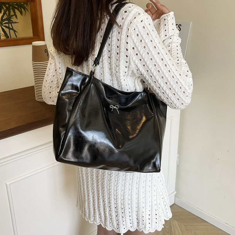 Retro Large Casual Soft Tote B - Embroidery Class recension och pris