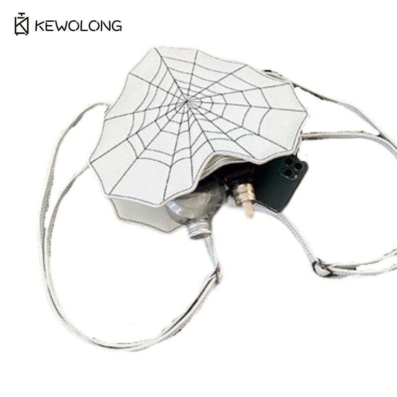 Gothic Bat Shape Shoulder Bag  - Embroidery Gothic recension och pris