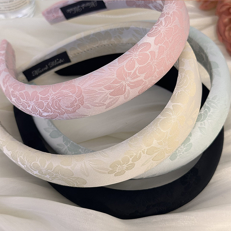 Fashion Women Embroidery Rose  - Embroidery Hoop recension och pris